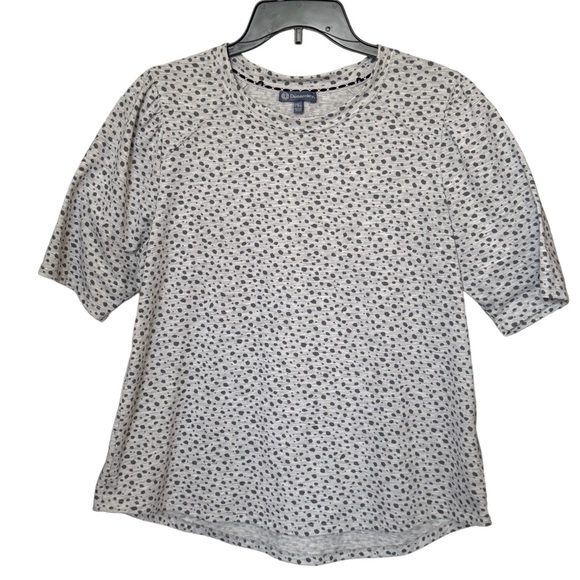 DEMOCRACY SHIRT. GRAY LEOPARD PRINT KNIT FABRIC. CREW NECK. PETITE XL. LIKE NEW - Picture 1 of 12